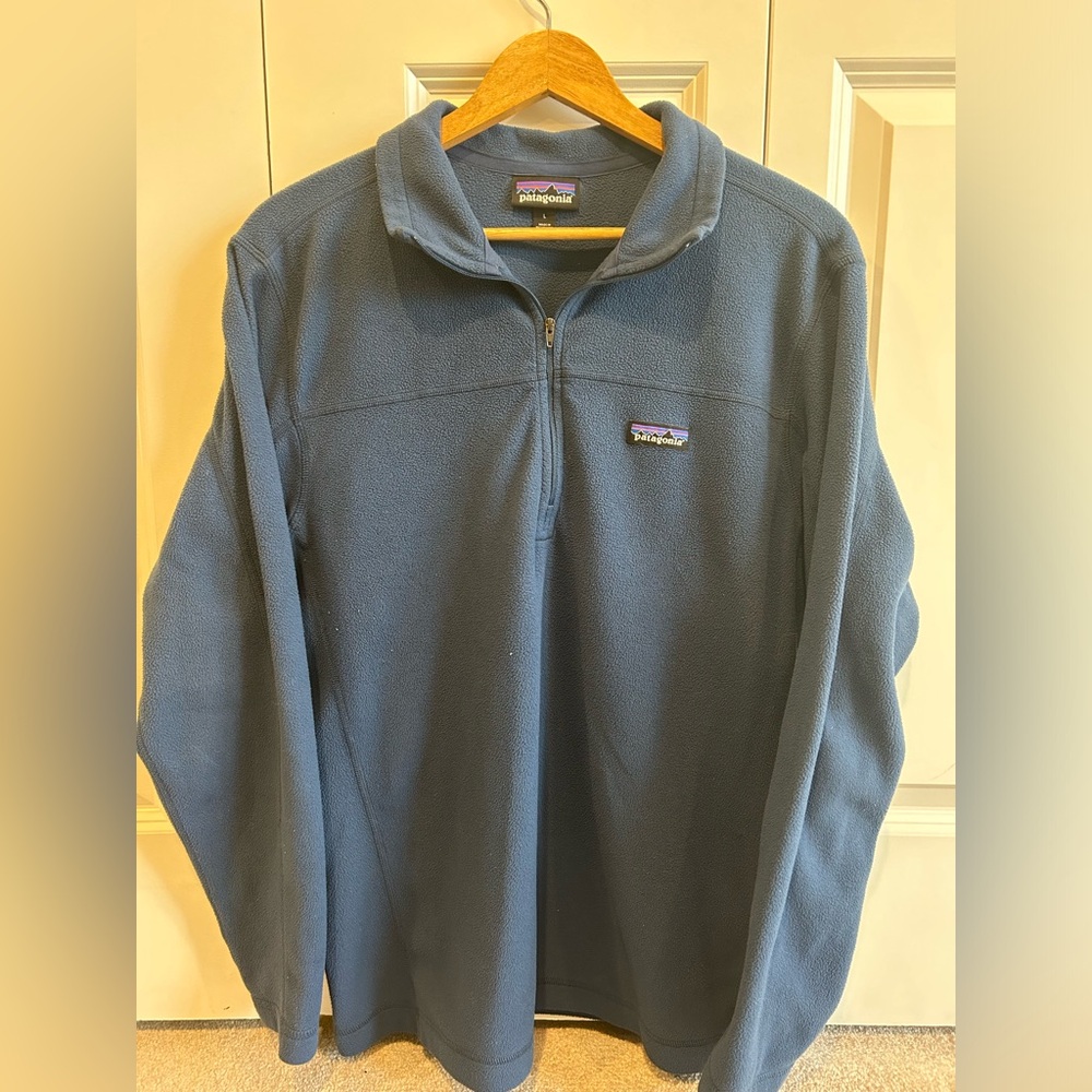 Patagonia Men’s fleece sweater men’s size large Blue